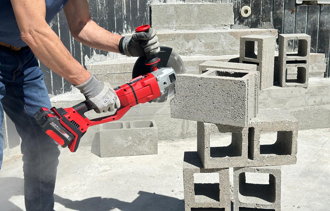 smerigliatrice angolare Einhell Axxio-scena Einhell Axxio